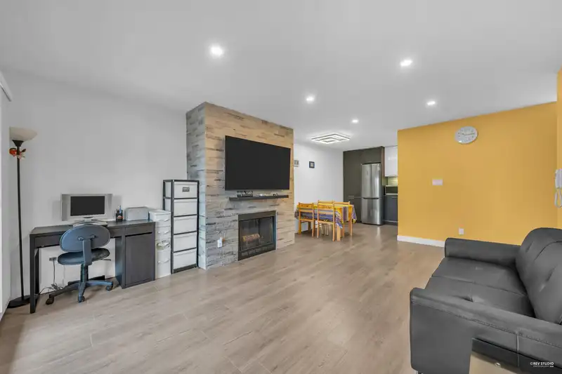 317 8600 ACKROYD ROAD - photo 2 of 17