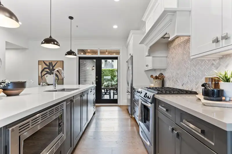 6 9235 MCBRIDE STREET - photo 3 of 40