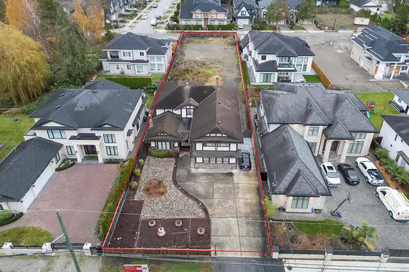 7560 ASH STREET - photo 3 of 6