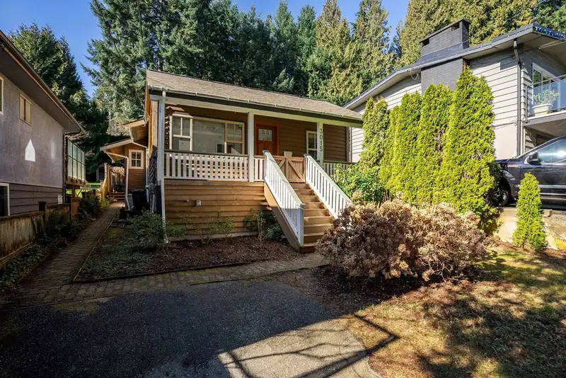 3015 ROYAL AVENUE - photo 2 of 40