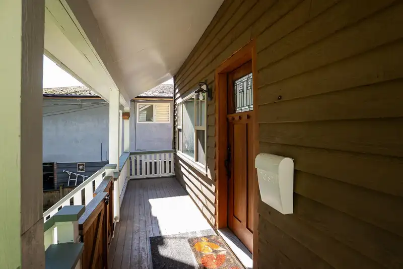 3015 ROYAL AVENUE - photo 4 of 40