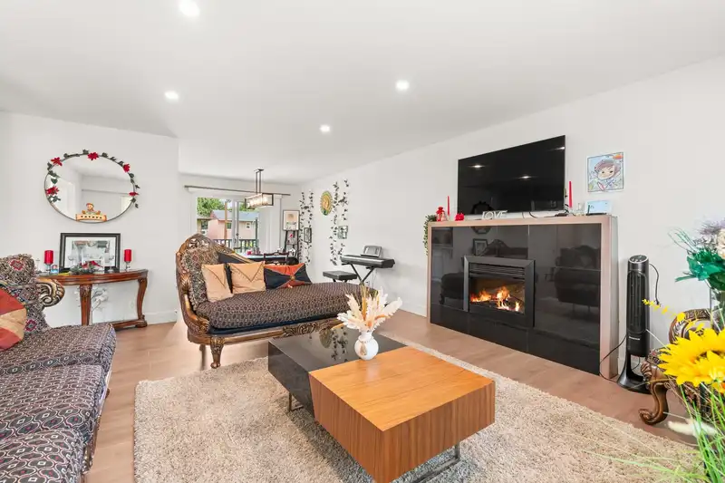 1106 DUTHIE AVENUE - photo 4 of 31