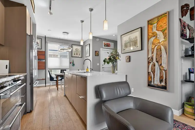 PH7 5555 DUNBAR STREET - photo 2 of 33