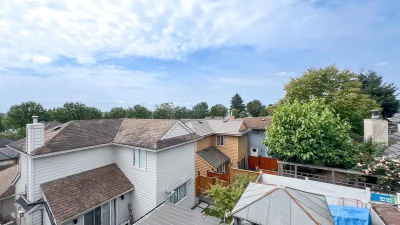 1860 SE MARINE DRIVE - photo 3 of 29