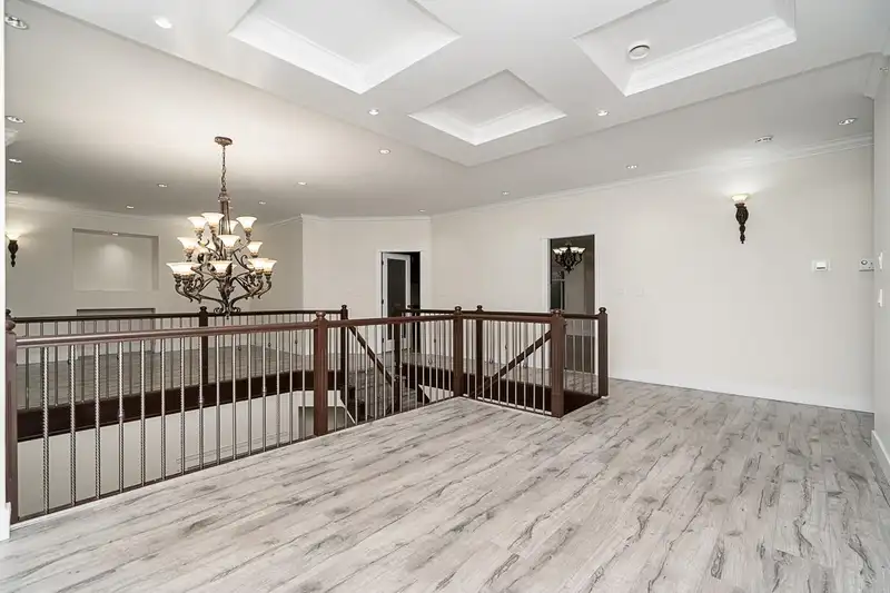 3701 LINCOLN AVENUE - photo 4 of 38