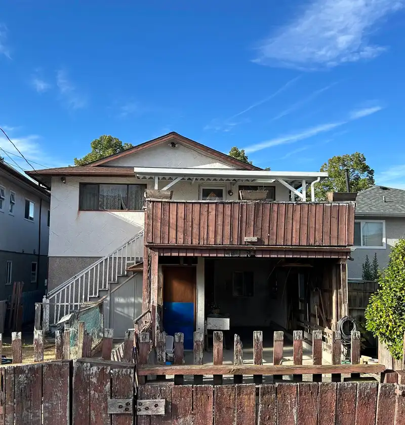 2232 E 45 AVENUE - photo 2 of 3