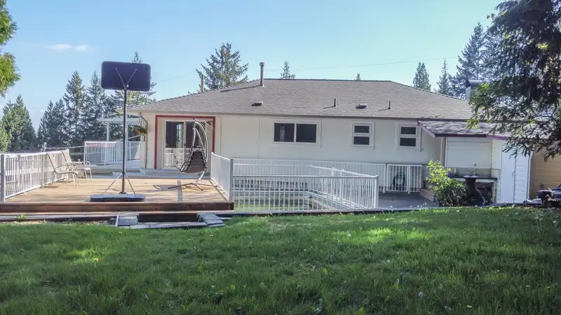 1352 E 16TH STREET - photo 4 of 28