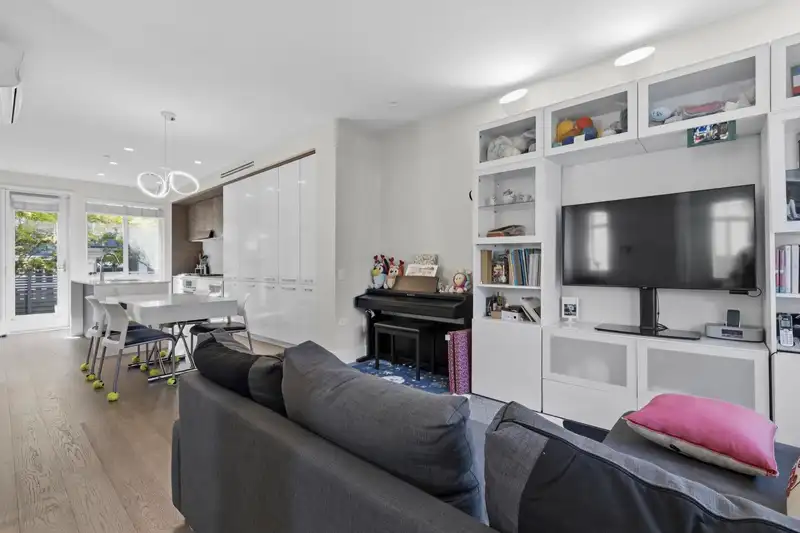276 W 62ND AVENUE - photo 3 of 22