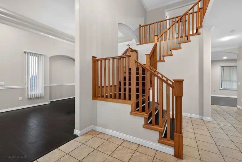 7718 145 STREET - photo 3 of 40