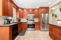 158 8737 212 STREET - thumbnail 1