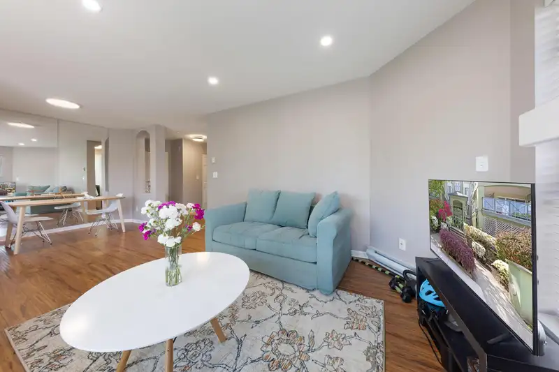 411 20110 MICHAUD CRESCENT - photo 2 of 24