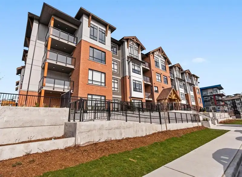 411 19945 BRYDON CRESCENT - photo 1 of 20