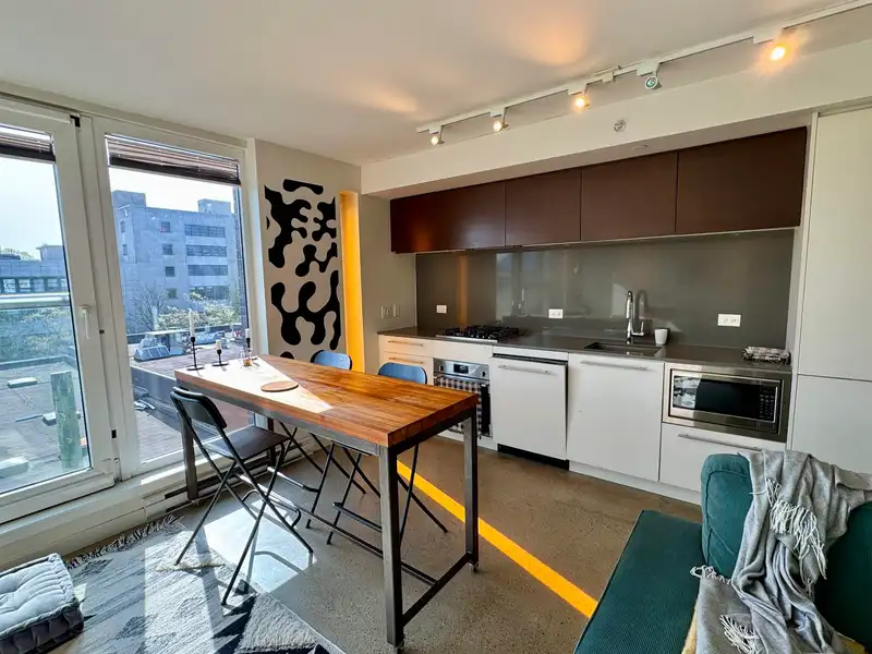 803 150 E CORDOVA STREET - photo 3 of 13