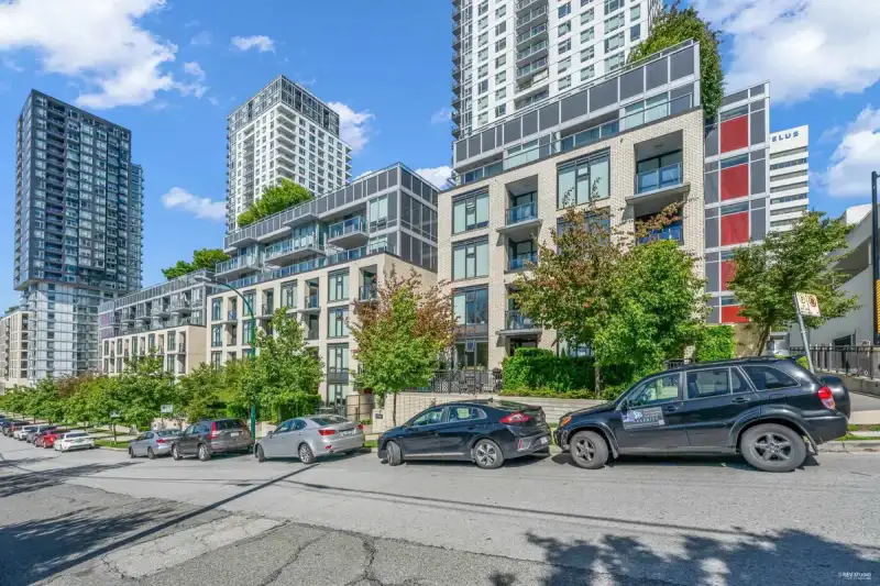614 5598 ORMIDALE STREET - photo 1 of 28