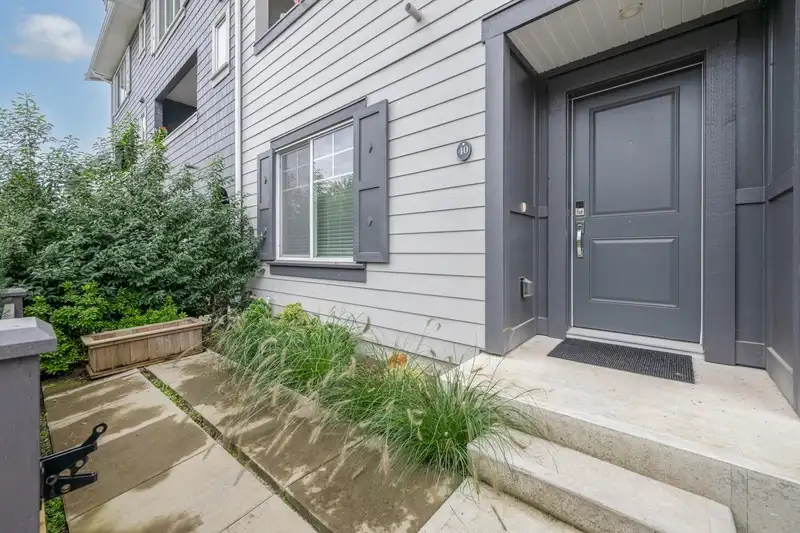 40 15489 99A AVENUE - photo 3 of 17
