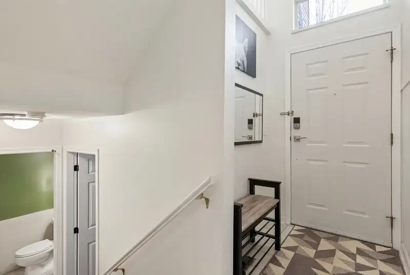 58 6700 RUMBLE STREET - photo 3 of 25
