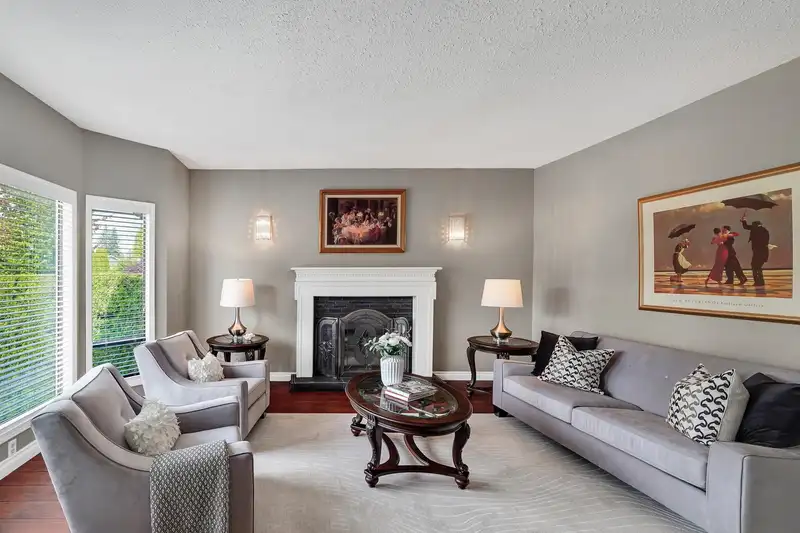 496 GLENBROOK DRIVE - photo 3 of 40