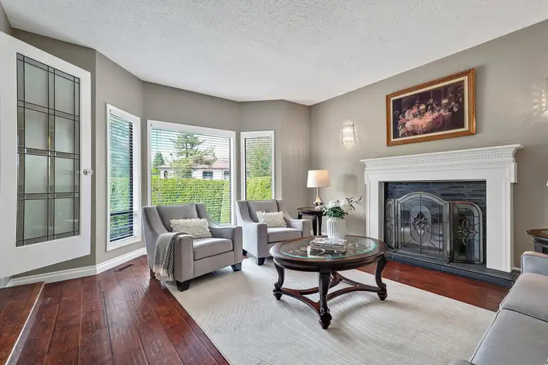 496 GLENBROOK DRIVE - photo 4 of 40