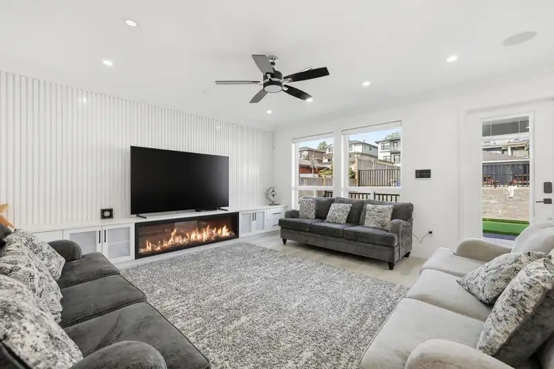 8061 11TH AVENUE - photo 4 of 36