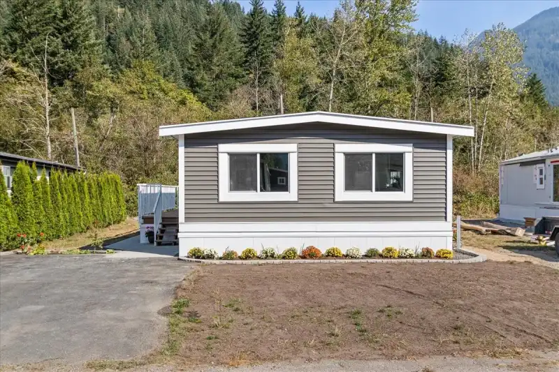 50 65367 KAWKAWA LAKE ROAD - photo 1 of 37