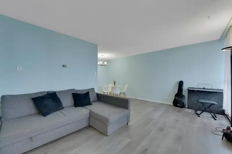 605 6759 WILLINGDON AVENUE - photo 4 of 28