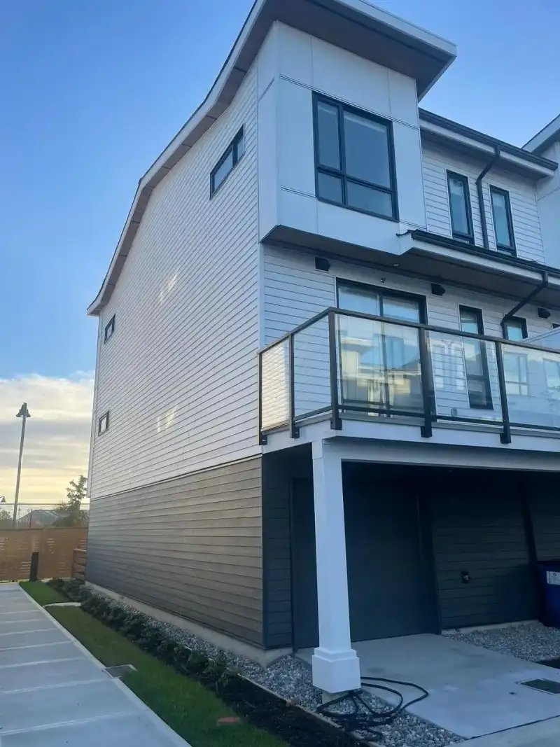 17 4745 SPRUCE WAY - photo 1 of 10