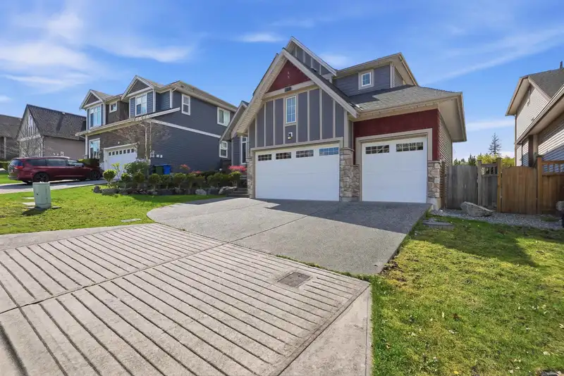 2203 RIESLING DRIVE - photo 3 of 40