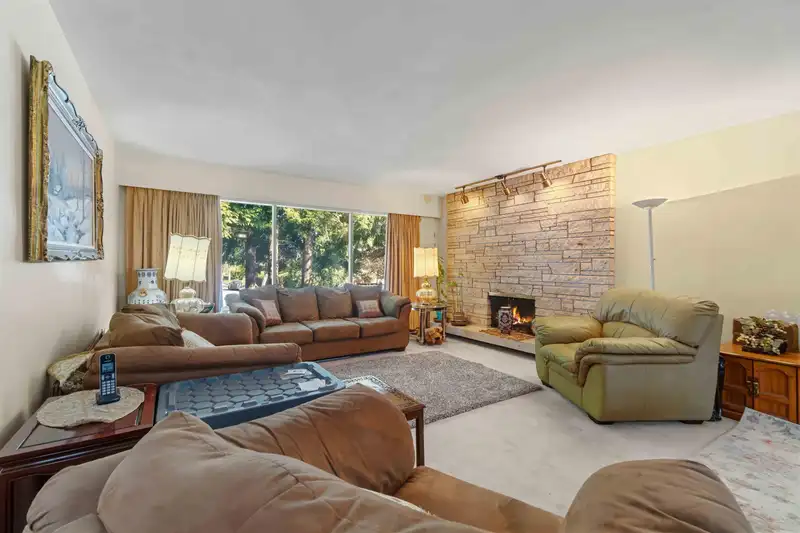 5989 FREMLIN STREET - photo 2 of 14