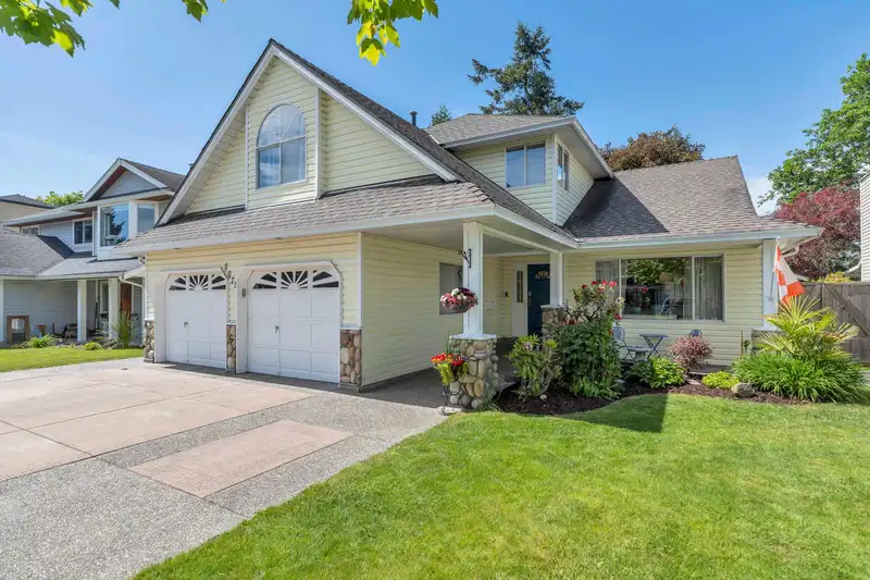 5075 209TH STREET - photo 1 of 39