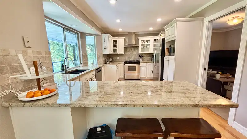 20456 97A AVENUE - photo 4 of 30