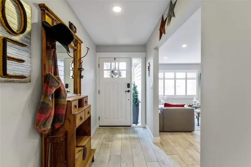 4668 55A STREET - photo 3 of 26