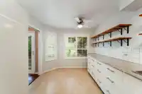 25 650 ROCHE POINT DRIVE - thumbnail 13