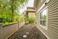 25 650 ROCHE POINT DRIVE - thumbnail 34