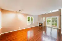 25 650 ROCHE POINT DRIVE - thumbnail 10