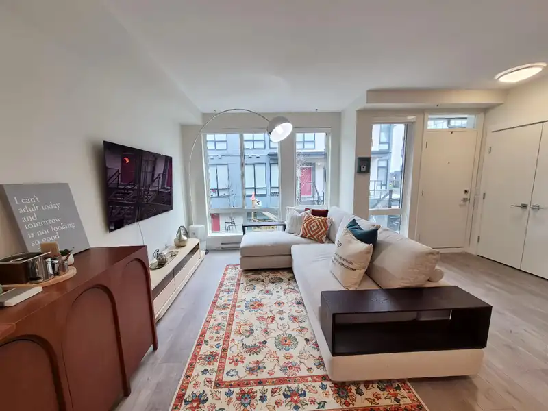 220 708 LEA AVENUE - photo 1 of 34