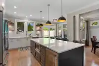 835 KENT STREET - thumbnail 2