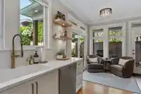 835 KENT STREET - thumbnail 9