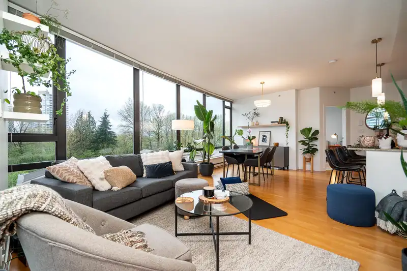 504 400 CAPILANO ROAD - photo 3 of 33