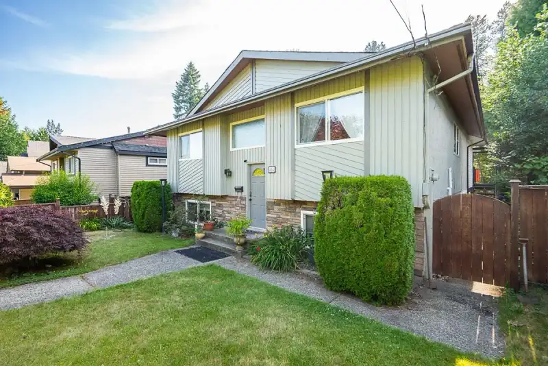 404 MUNDY STREET - photo 1 of 39