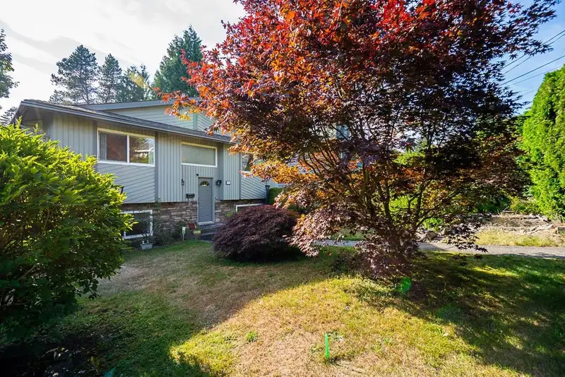404 MUNDY STREET - photo 2 of 39