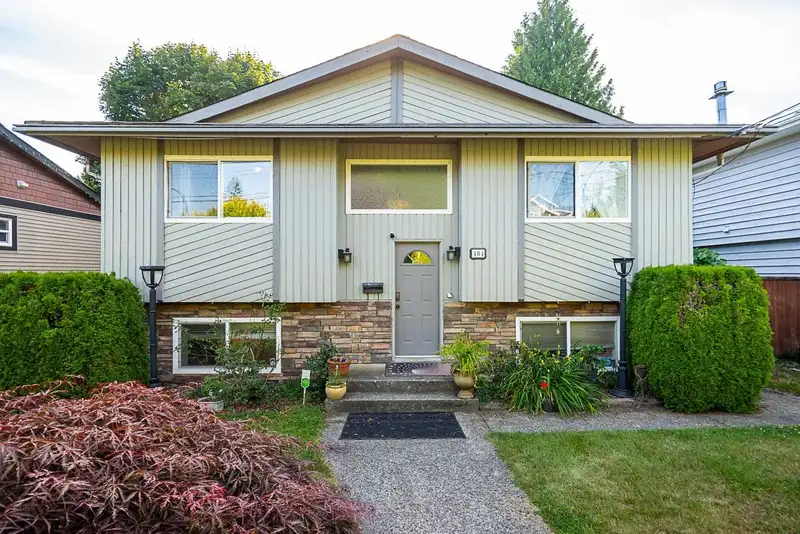 404 MUNDY STREET - photo 3 of 39