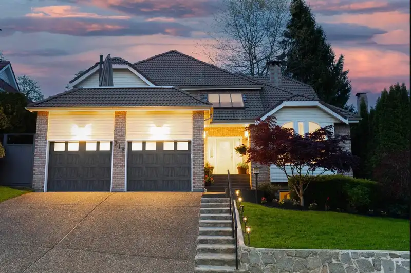 318 ROCHE POINT DRIVE - photo 1 of 40