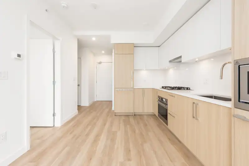 313 9675 KING GEORGE BOULEVARD - photo 1 of 35