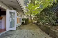 993 LYNN VALLEY ROAD - thumbnail 31