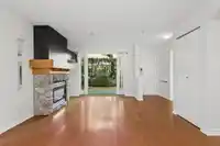 993 LYNN VALLEY ROAD - thumbnail 7