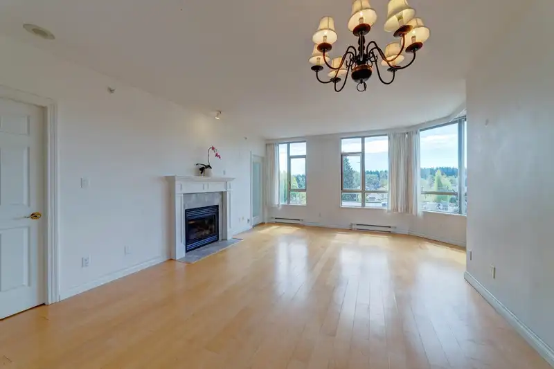 504 2580 TOLMIE STREET - photo 3 of 24