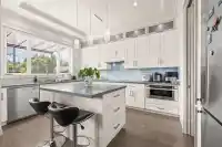 7547 SELKIRK STREET - thumbnail 8
