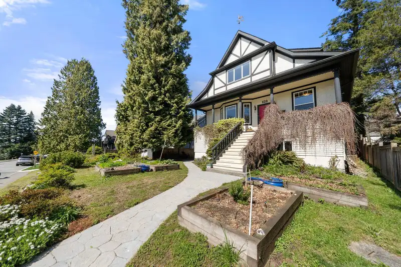 628 E 5TH STREET - photo 1 of 40