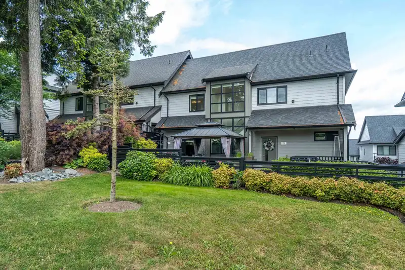 73 15177 60 AVENUE - photo 3 of 40