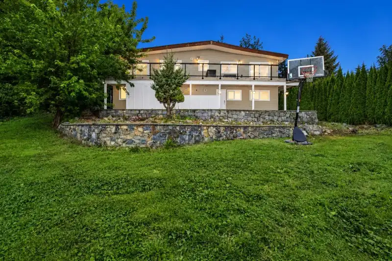 520 BALLANTREE PLACE - photo 1 of 40